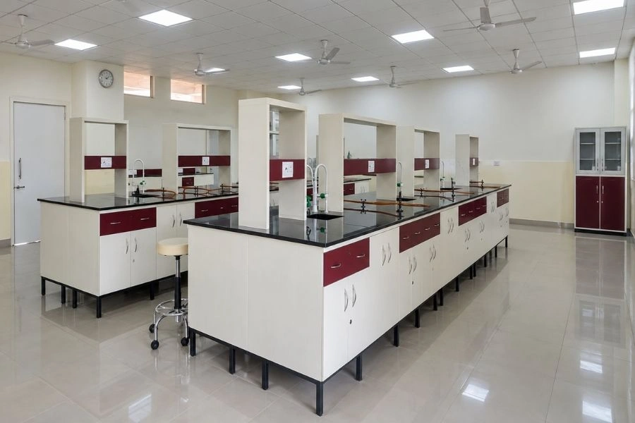 Complete Clinical & Medical Laboratory Setup